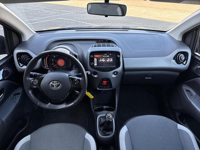 Toyota AYGO 1.0 VVT-i x-joy **APPLE CARPLAY/ BEGRENZER/ 36 MAANDEN GARANTIE**
