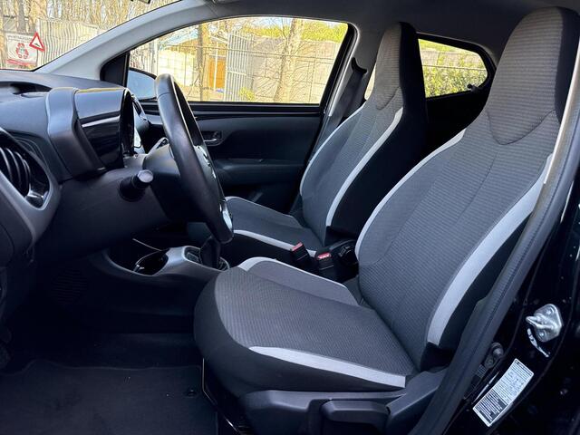Toyota AYGO 1.0 VVT-i x-joy **APPLE CARPLAY/ BEGRENZER/ 36 MAANDEN GARANTIE**