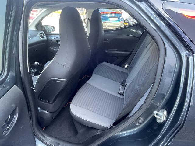 Toyota AYGO 1.0 VVT-i x-play Cabrio All seasonbanden