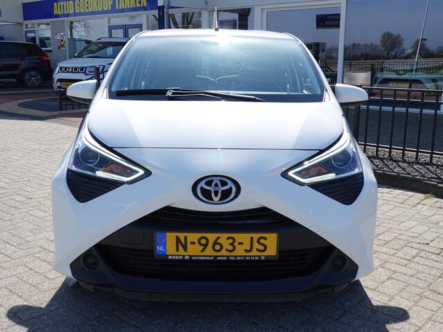 Toyota AYGO 1.0 VVT-i x-play NAVI | CAMERA | BT-TEL | AIRCO