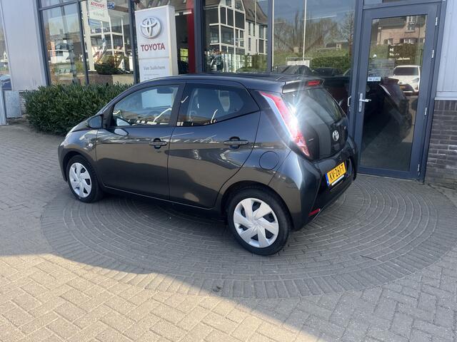 Toyota AYGO 1.0 VVT-i x-play automaat