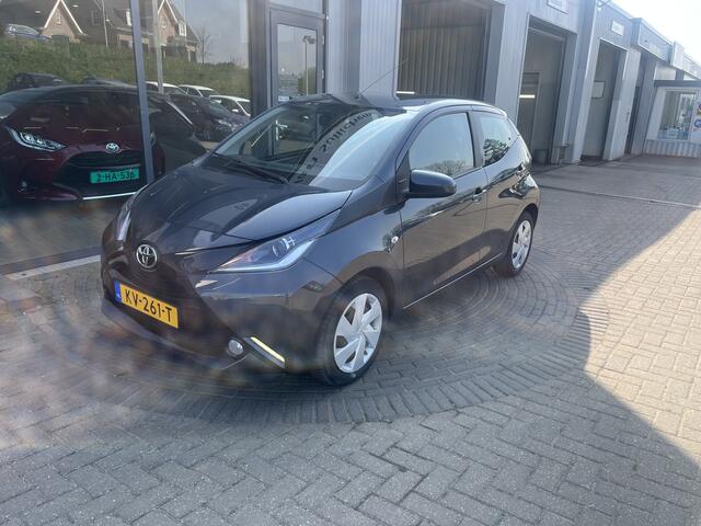 Toyota AYGO 1.0 VVT-i x-play automaat