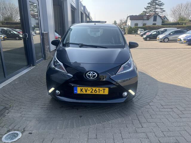 Toyota AYGO 1.0 VVT-i x-play automaat