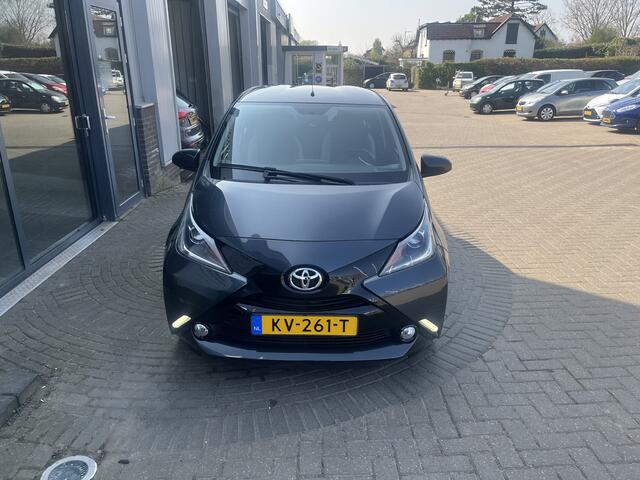 Toyota AYGO 1.0 VVT-i x-play automaat