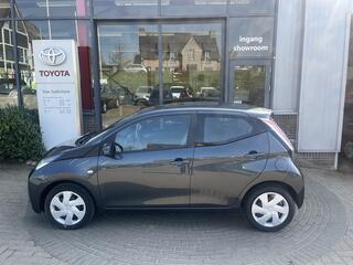 toyota-aygo-1.0-vvt-i-x-play-automa