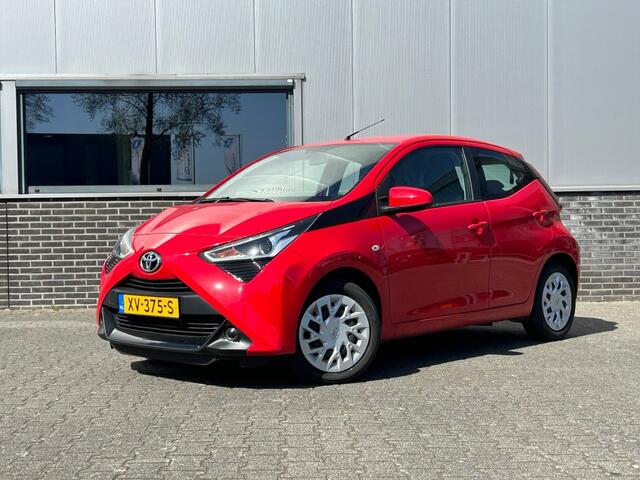 Toyota AYGO 1.0 VVT-I X-Play - Trekhaak - Achteruitrijcamera - Carplay