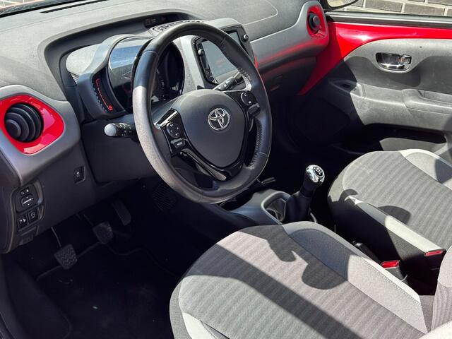 Toyota AYGO 1.0 VVT-I X-Play - Trekhaak - Achteruitrijcamera - Carplay