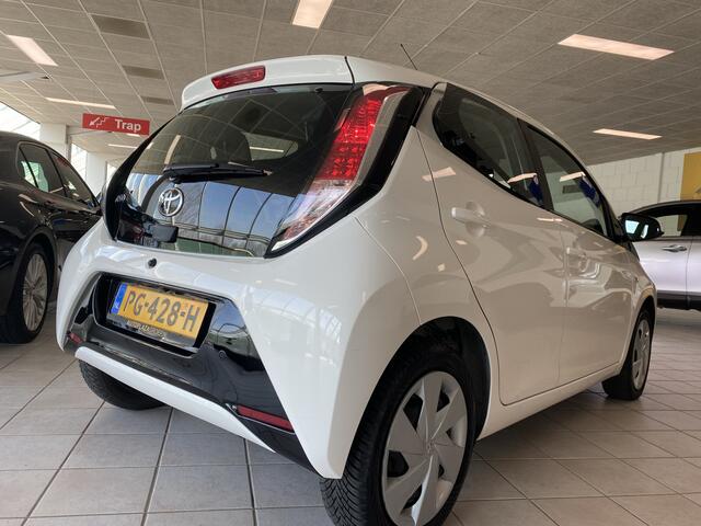 Toyota AYGO 1.0 VVT-i x-play