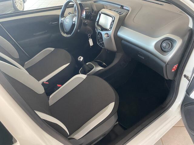 Toyota AYGO 1.0 VVT-i x-play