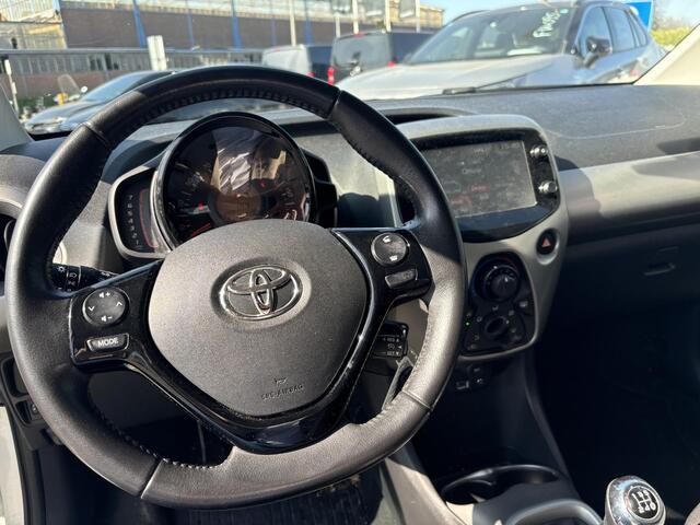 Toyota AYGO 1.0 VVT-i x-play