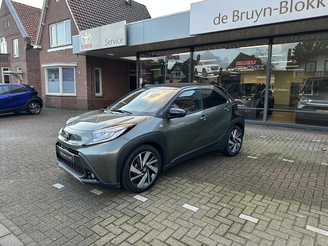 Toyota AYGO X 1.0 VVT-i Cabrio Premium parkeersensoren voor en achter / stoelverwarming / smartkey met startknop / lichtmetalen velgen / navigatie / apple carplay / android auto / speciale bekleding