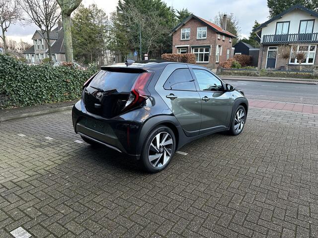 Toyota AYGO X 1.0 VVT-i Cabrio Premium parkeersensoren voor en achter / stoelverwarming / smartkey met startknop / lichtmetalen velgen / navigatie / apple carplay / android auto / speciale bekleding