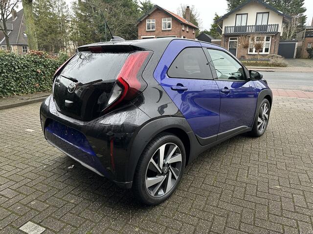 Toyota AYGO X 1.0 VVT-i MT Premium parkeersensoren voor en achter / stoelverwarming / smartkey met startknop / navigatie / apple carplay / android auto / lichtmetalen velgen / draadloos telefoon laden / 10 jaar garantie!