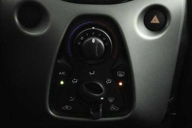 Toyota AYGO 1.0 VVT-i x-play | Apple Carplay/Android Auto | airco |
