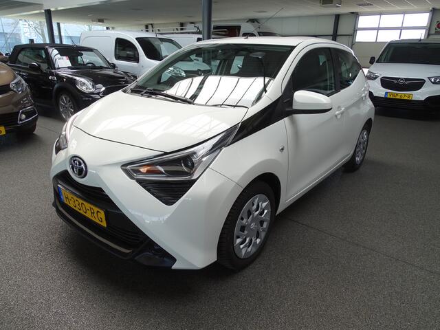 Toyota AYGO 1.0 VVT-i x-play Automaat, Airco, CArplay, Etc.