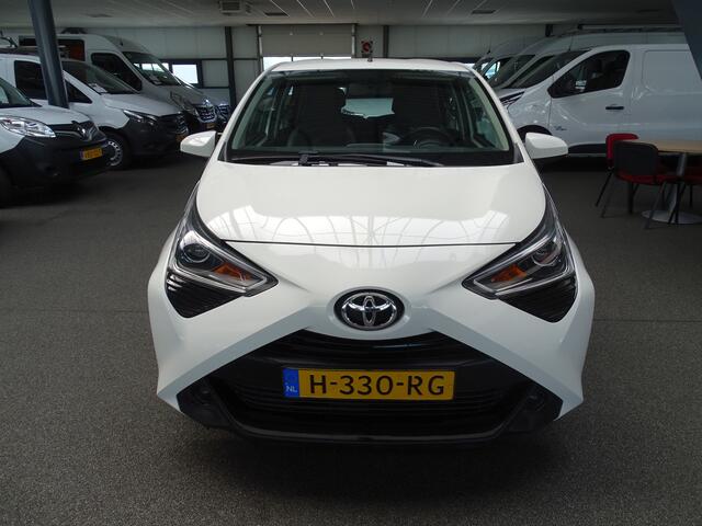 Toyota AYGO 1.0 VVT-i x-play Automaat, Airco, CArplay, Etc.