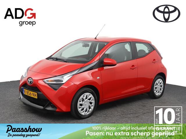 Toyota AYGO 1.0 VVT-i x-play | Automaat | Airco | Groot scherm met parkeercamera | Bleutooth |