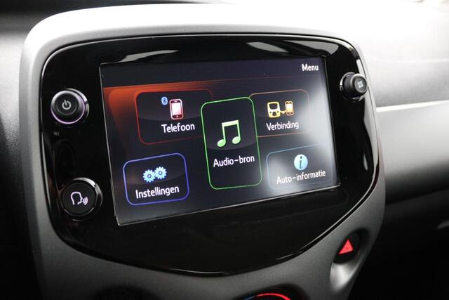 Toyota AYGO 1.0 VVT-i x-play | Automaat | Airco | Groot scherm met parkeercamera | Bleutooth |