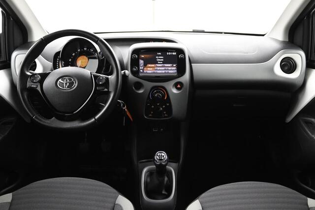 Toyota AYGO 1.0 VVT-i x-play | Parkeercamera | Airco | 5-drs |