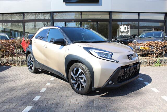 Toyota AYGO X 1.0 VVT-i MT Envy Special | Rijklaar | Keyless | Sensoren v+a | Stoelverw. | Clima | Navi | Camera | Adaptive cruise