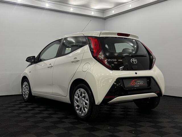 Toyota AYGO 1.0 VVT-i x-play limited Airco, Apple carplay, Camera, Cruise control, A start stop