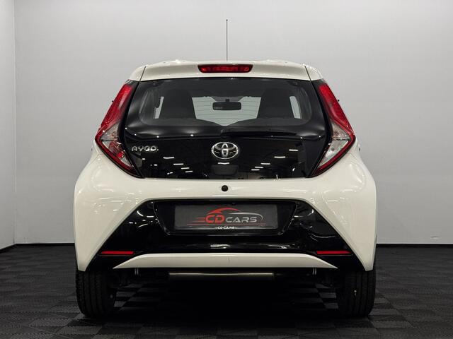 Toyota AYGO 1.0 VVT-i x-play limited Airco, Apple carplay, Camera, Cruise control, A start stop