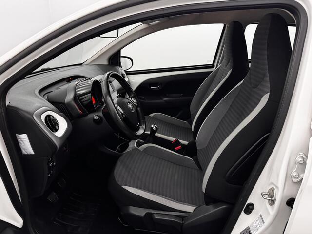 Toyota AYGO 1.0 VVT-i x-play limited Airco, Apple carplay, Camera, Cruise control, A start stop