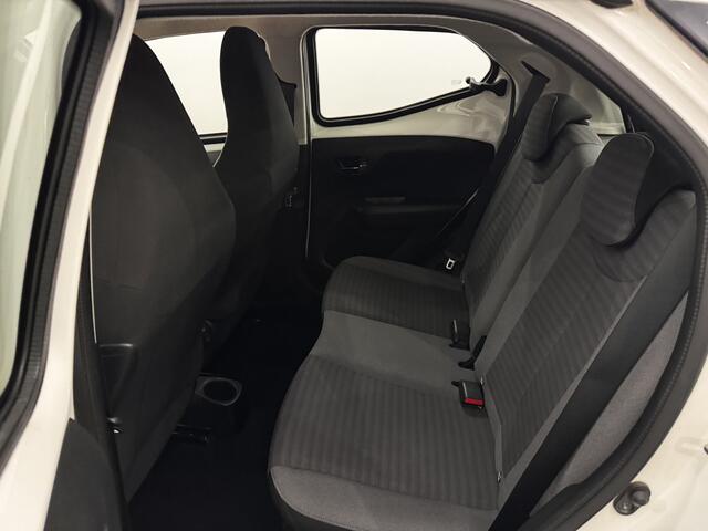 Toyota AYGO 1.0 VVT-i x-play limited Airco, Apple carplay, Camera, Cruise control, A start stop