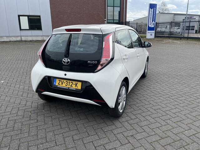Toyota AYGO 1.0 VVT-i x-wave