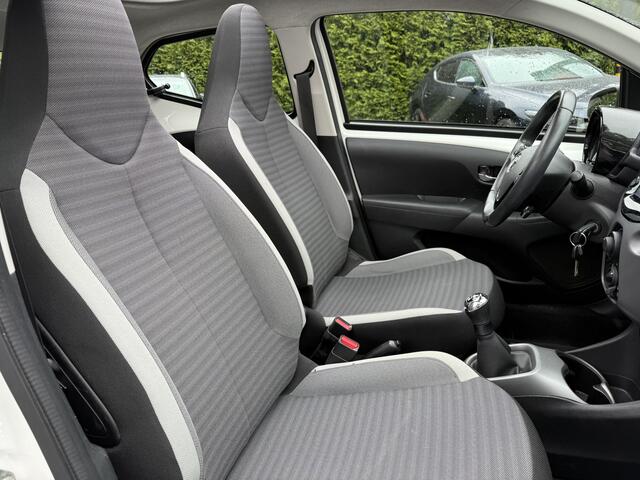 Toyota AYGO 1.0 VVT-i Cabrio-top, Camera | Airco | CarPlay