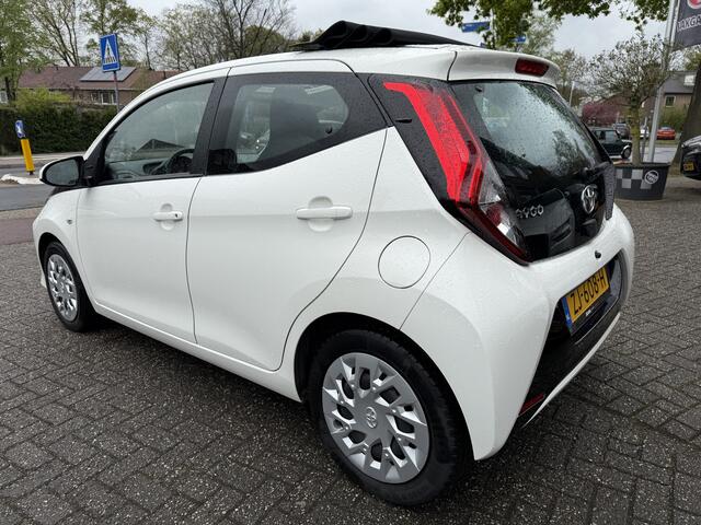 Toyota AYGO 1.0 VVT-i Cabrio-top, Camera | Airco | CarPlay