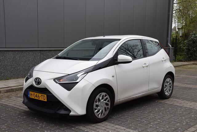 Toyota AYGO 1.0 VVT-i x-play | Cruise control | Bluetooth | Achteruitrijcamera |
