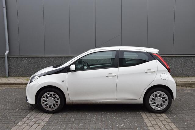 Toyota AYGO 1.0 VVT-i x-play | Cruise control | Bluetooth | Achteruitrijcamera |