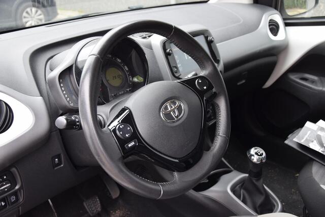 Toyota AYGO 1.0 VVT-i x-play | Cruise control | Bluetooth | Achteruitrijcamera |