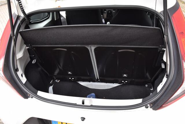 Toyota AYGO 1.0 VVT-i x-play | Cruise control | Bluetooth | Achteruitrijcamera |