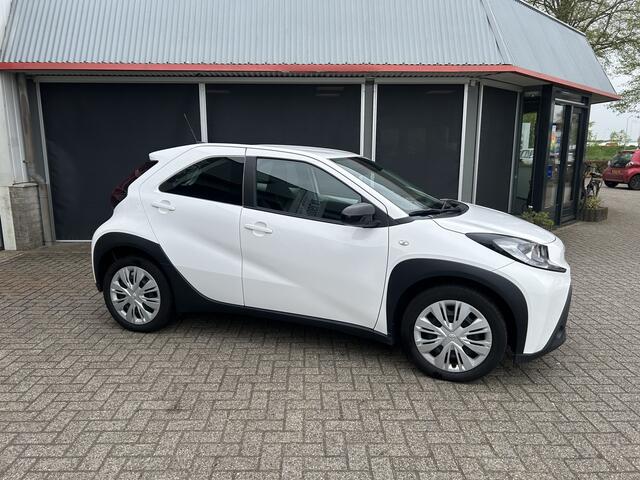 Toyota AYGO X 1.0 VVT-i MT Play