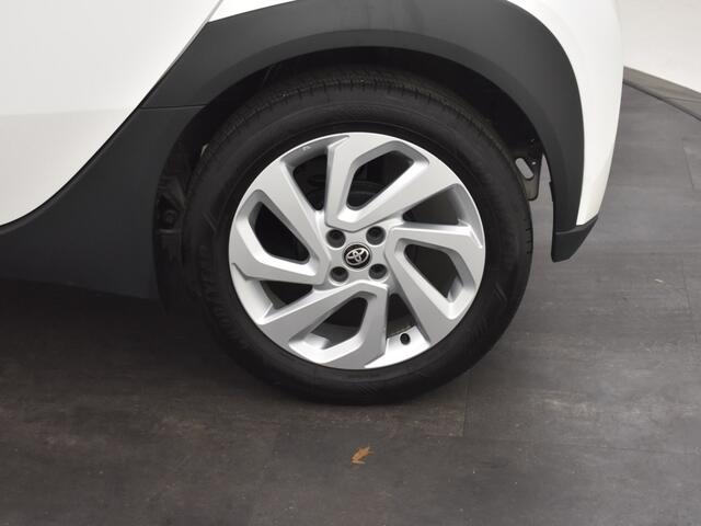 Toyota AYGO 1.0 VVT-i MT first Edition | Camera | LM Velgen