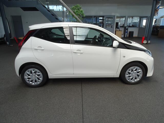 Toyota AYGO 1.0 VVT-i x-play limited Carplay, Airco, Etc
