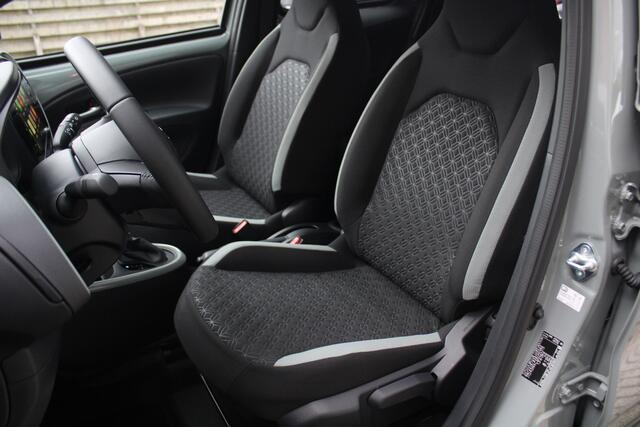 Toyota AYGO X 1.0 VVT-i S-CVT Pulse 73PK Automaat Achteruitrijcamera, Cruise Control Adaptief, Stoelverwarming, Draadloos Apple Carplay/Android Auto