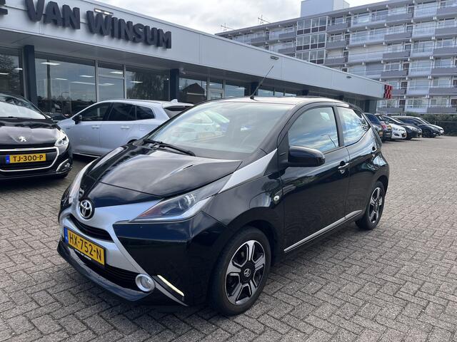 Toyota AYGO 1.0 VVT-i x-clusiv Navi Lmv Bluetooth Nap
