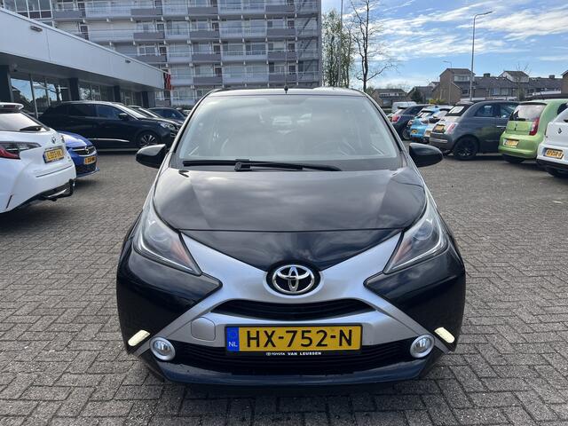 Toyota AYGO 1.0 VVT-i x-clusiv Navi Lmv Bluetooth Nap