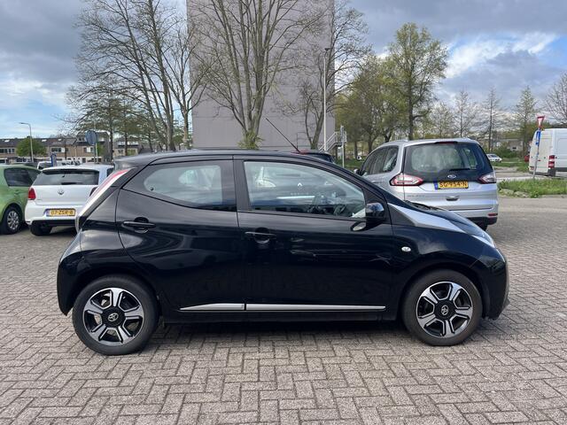 Toyota AYGO 1.0 VVT-i x-clusiv Navi Lmv Bluetooth Nap