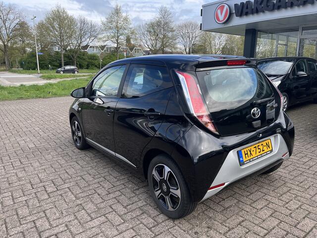 Toyota AYGO 1.0 VVT-i x-clusiv Navi Lmv Bluetooth Nap