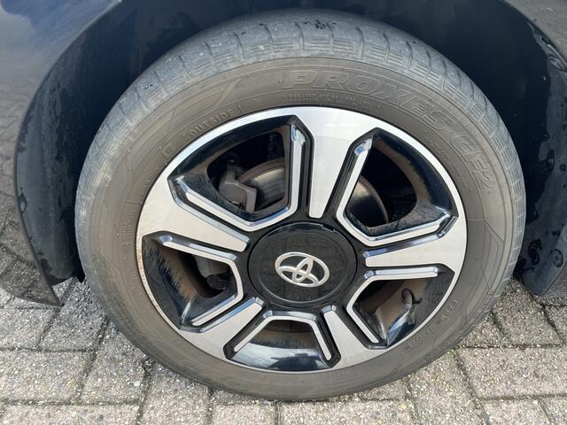 Toyota AYGO 1.0 VVT-i x-clusiv Navi Lmv Bluetooth Nap