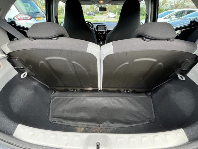 Toyota AYGO 1.0 VVT-i x-clusiv Navi Lmv Bluetooth Nap