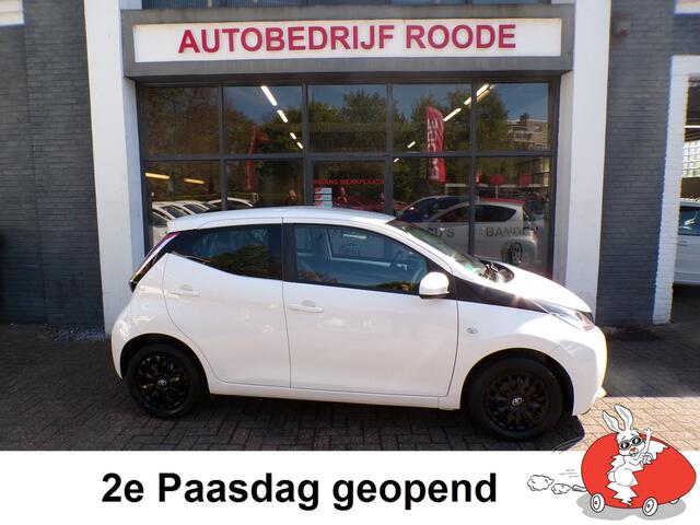Toyota AYGO 1.0 VVT-i x-play AUTOMAAT,PDC,AIRCO !!! ''2e PAASDAG OPEN''