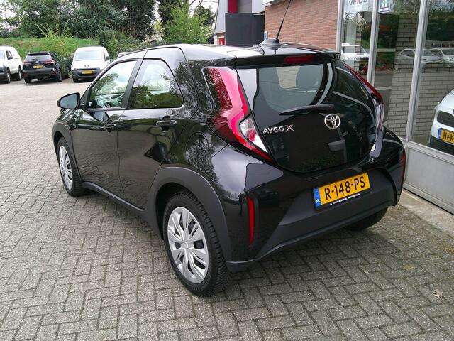 Toyota AYGO X 1.0 VVT-i MT Play
