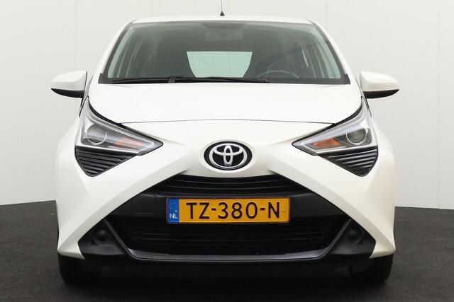 Toyota AYGO 1.0 VVT-i x-play Navi Camera Apple Carplay/ Android auto