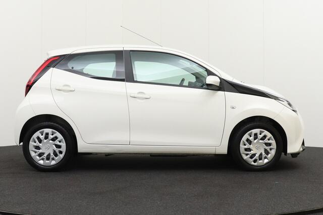 Toyota AYGO 1.0 VVT-i x-play Navi Camera Apple Carplay/ Android auto
