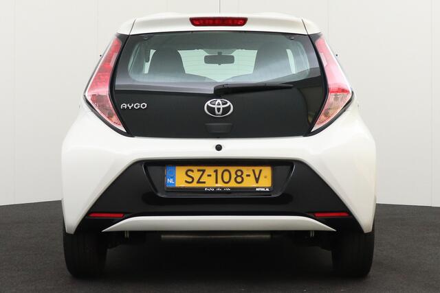 Toyota AYGO 1.0 VVT-i X-Play Navi Camera Apple Carplay/ Android auto